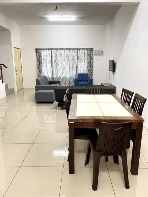 Azzalea Homes 2 @ Taman Golden Hills קמרון היילנדס מראה חיצוני תמונה